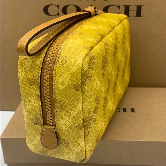 BOXY COSMETIC CASE WITH HORSE AND CARRIAGE PRINT - Picture 5 of 16